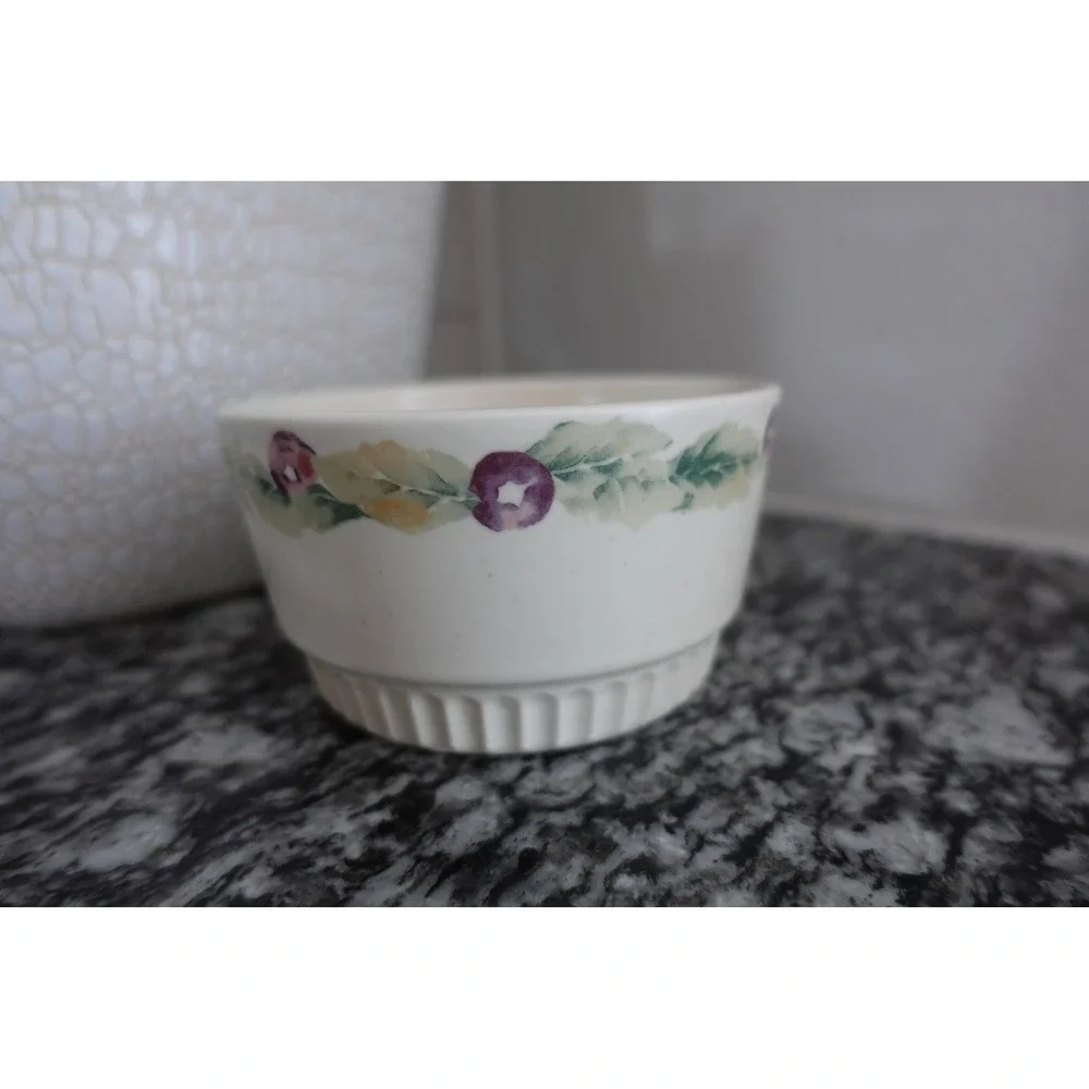 Vintage Pfaltzgraff Jamberry storage ceramic bowl‎